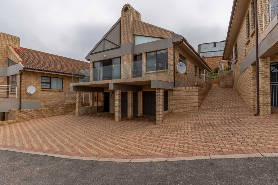 3 Bedroom Property for Sale in Menkenkop Western Cape
